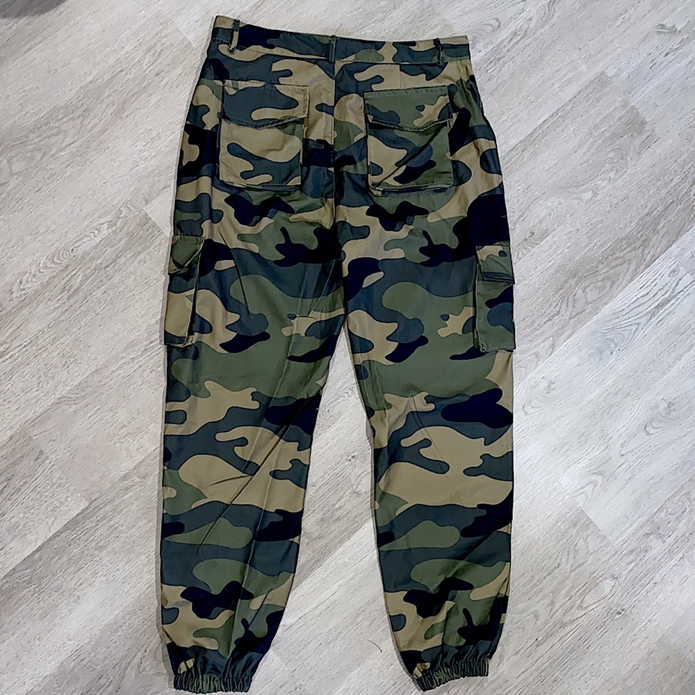 New Camo Jogger Pants with pockets - Picture 8 of 8